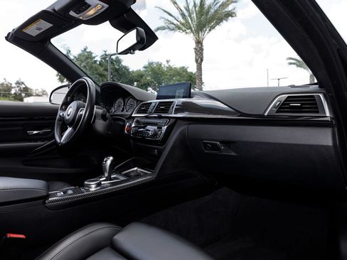 Used 2020 BMW M4 Convertible w/ Competition Package RWD image 61