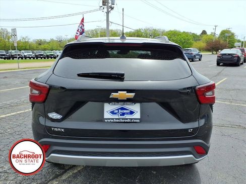 Used 2025 Chevrolet Trax LT w/ LT Convenience Package FWD image 6