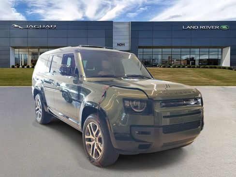 Used 2026 Land Rover Defender 130 X-Dynamic SE AWD/4WD image 2