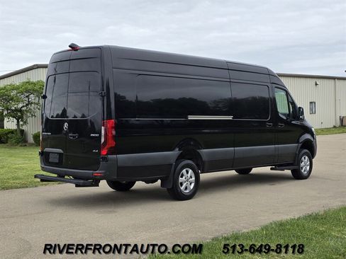 Used 2022 Mercedes-Benz Sprinter 2500 image 2