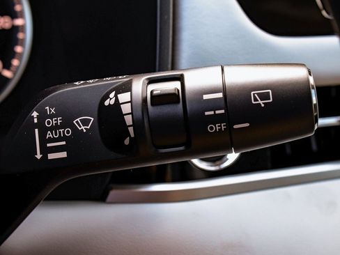 New 2025 Mitsubishi Outlander SE image 29