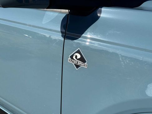 Used 2022 Ford Bronco Outer Banks AWD/4WD image 18