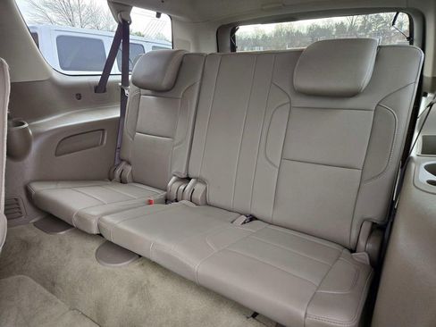 Used 2019 Chevrolet Suburban Premier image 14