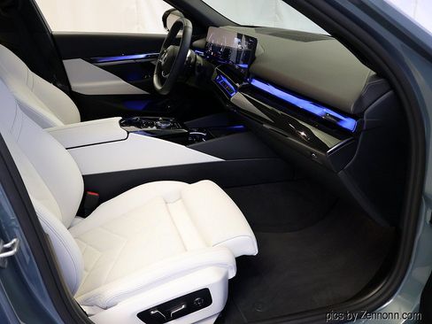 Certified 2026 BMW 540i xDrive AWD/4WD image 36