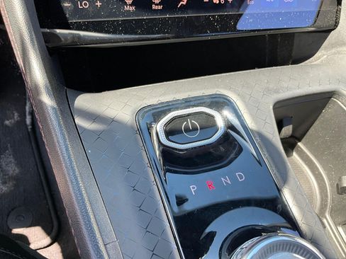 Used 2024 Jeep Wagoneer Launch Edition AWD/4WD image 15
