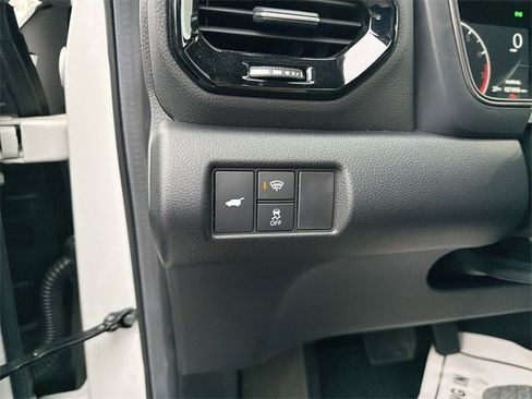 Used 2025 Honda Pilot TrailSport image 18