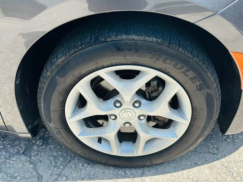 Used 2018 Chrysler Pacifica Touring-L Plus FWD image 24