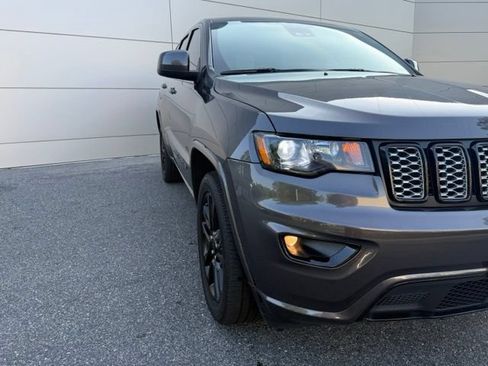 Used 2020 Jeep Grand Cherokee Altitude AWD/4WD image 5