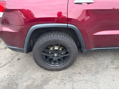 Used 2018 Jeep Grand Cherokee Limited AWD/4WD image 12