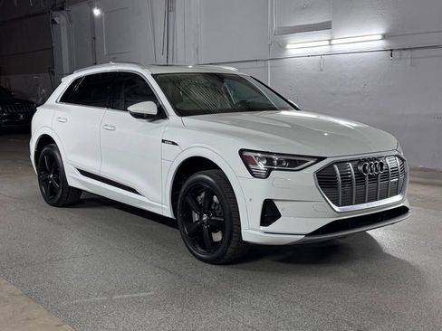 Used 2019 Audi e-tron Premium Plus w/ Cold Weather Package AWD/4WD image 3