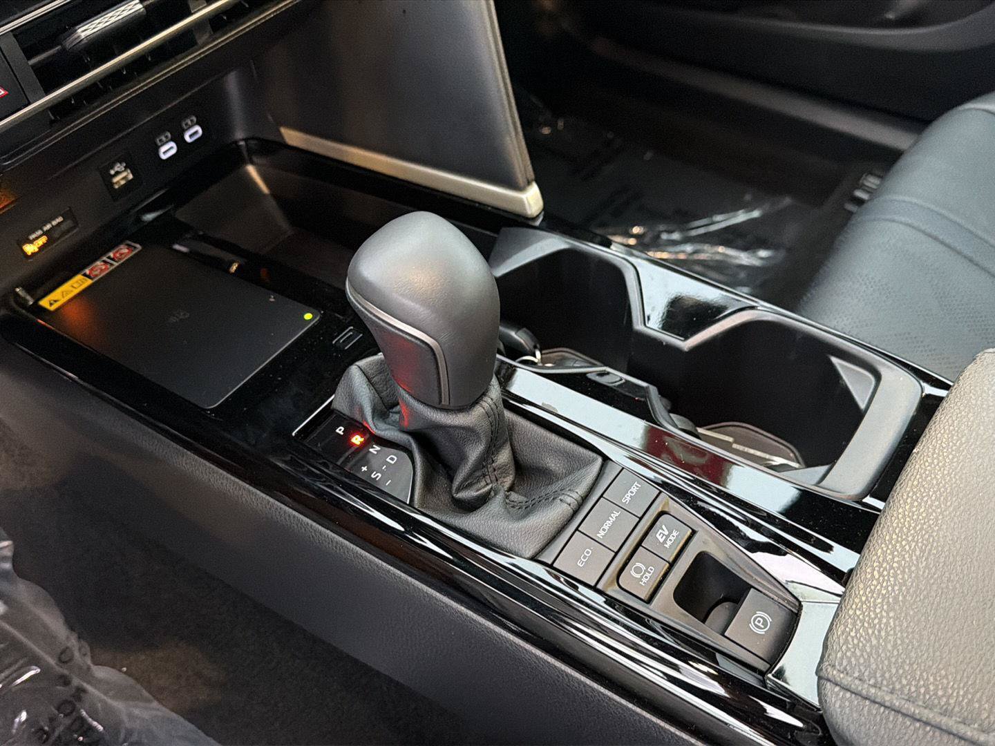 Certified 2025 Toyota Camry XSE FWD image 29