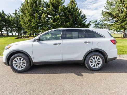 Used 2019 Kia Sorento FWD image 10
