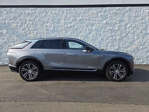 Certified 2023 Cadillac Lyriq AWD image 16