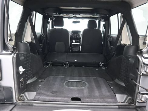 Used 2016 Jeep Wrangler Unlimited Sport AWD/4WD image 37