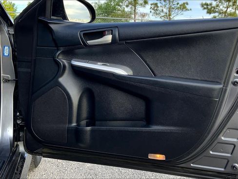 Used 2013 Toyota Camry SE image 22