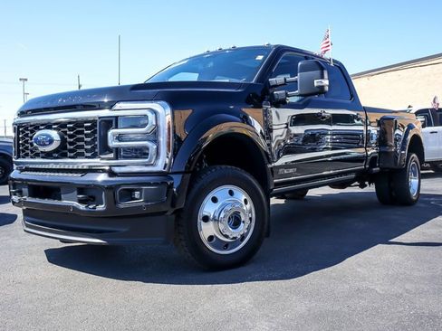 Certified 2025 Ford F450 Platinum image 1