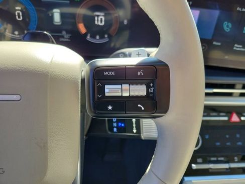 Used 2025 Hyundai Santa Fe SEL image 16