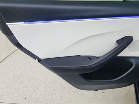 Used 2025 Tesla Model 3 Performance image 32