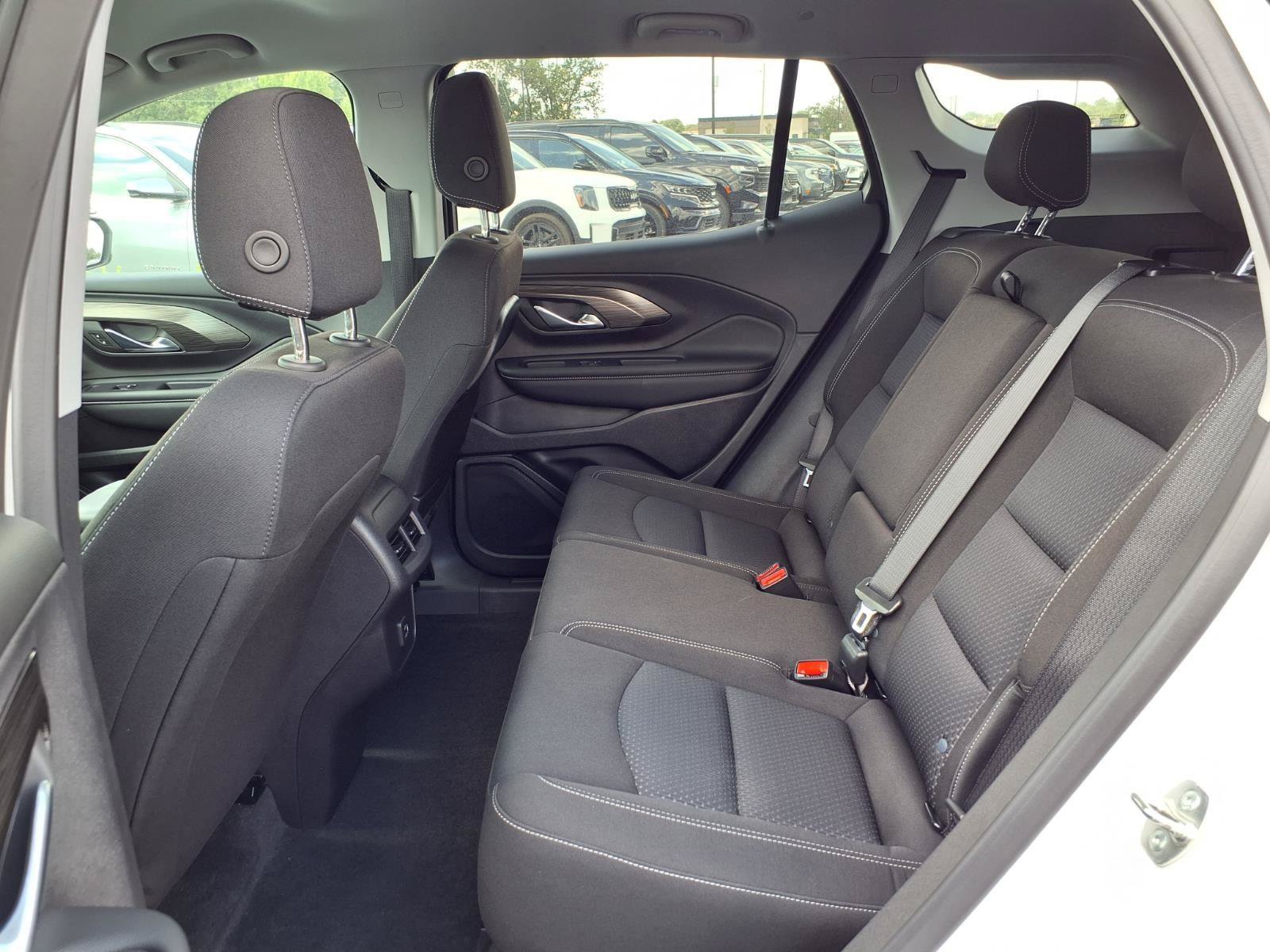 Used 2024 GMC Terrain SLE FWD image 23