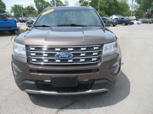 Used 2016 Ford Explorer XLT w/ Equipment Group 202A image 11