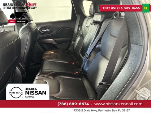 Used 2021 Jeep Cherokee Limited image 27