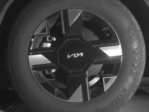 Used 2025 Nissan Rogue SV image 12