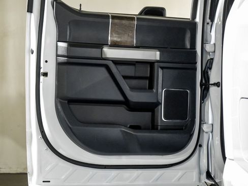 Used 2022 Ford F250 Lariat w/ Lariat Value Package image 37