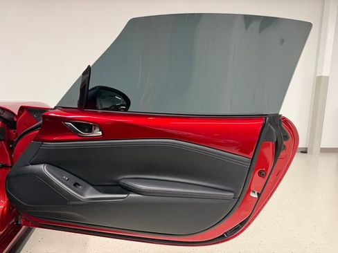 Used 2025 MAZDA MX-5 Miata RF Grand Touring w/ Weather Package RWD image 36