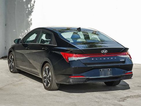 Used 2023 Hyundai Elantra Limited image 6