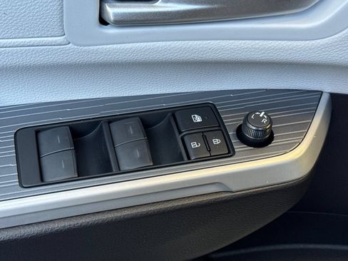 Used 2026 Toyota Sienna XLE FWD image 15