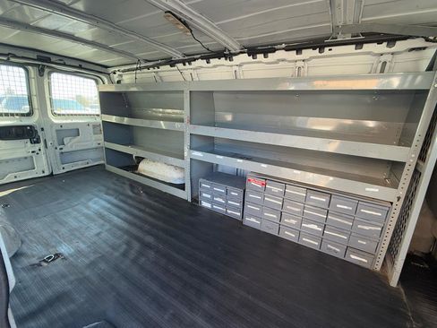 Used 2017 Chevrolet Express 2500 Extended image 14