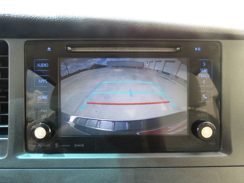 Used 2016 Toyota Sienna LE FWD image 25