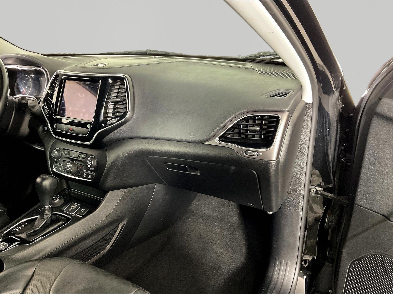Used 2019 Jeep Cherokee Limited AWD/4WD image 26