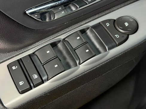 Used 2011 Chevrolet Avalanche LT w/ Suspension Package, Off-Road AWD/4WD image 17
