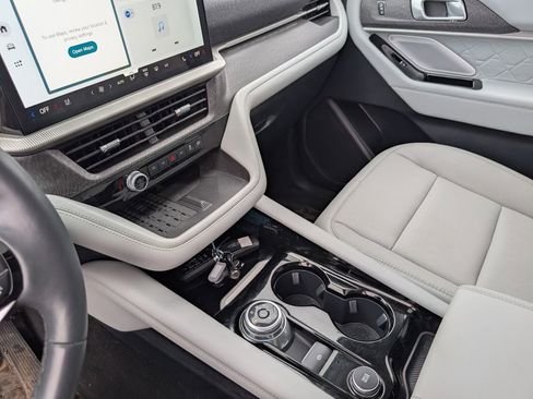 Used 2025 Ford Explorer Platinum w/ LUX Leather Package image 20