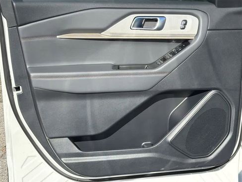 New 2026 Ford Explorer Active image 11