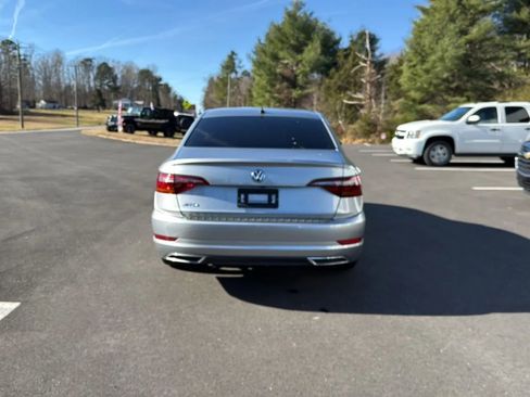 Used 2019 Volkswagen Jetta R-Line w/ R-Line Cold Weather Package image 6