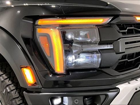 Used 2025 Ford F150 Raptor AWD/4WD image 40