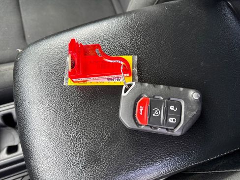 Used 2022 Jeep Gladiator Sport image 27