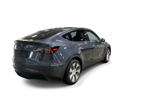 Certified 2023 Tesla Model Y Long Range AWD/4WD image 6
