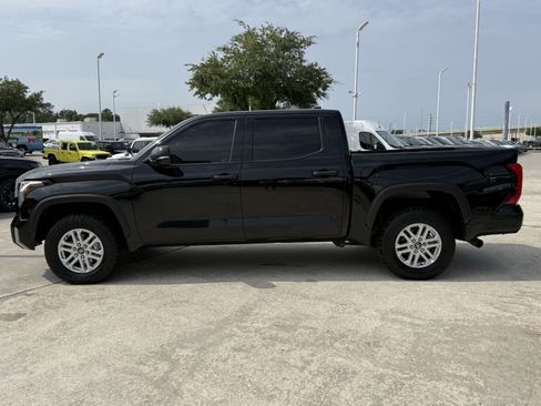 Used 2025 Toyota Tundra SR5 w/ SR5 Convenience Package AWD/4WD image 7