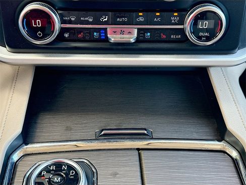 Used 2024 Ford Expedition Max Limited image 17