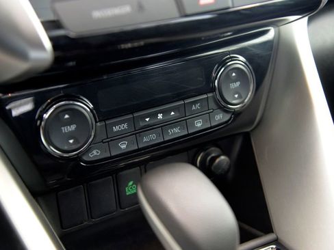 Used 2024 Mitsubishi Eclipse Cross SE image 24