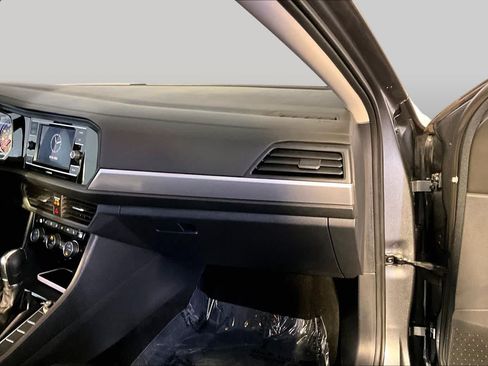 Used 2019 Volkswagen Jetta SE FWD image 19