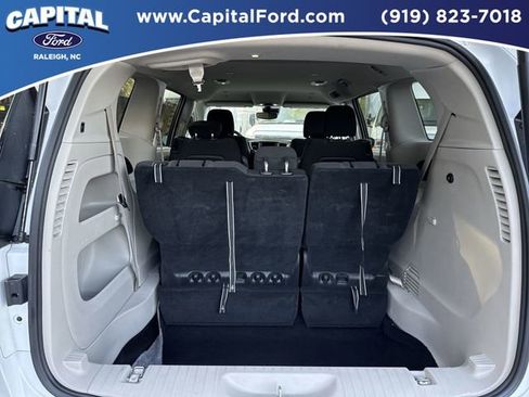 Used 2024 Chrysler Voyager LX image 16