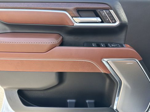 New 2026 GMC Sierra 2500 Denali Ultimate w/ Max Trailering Package image 18