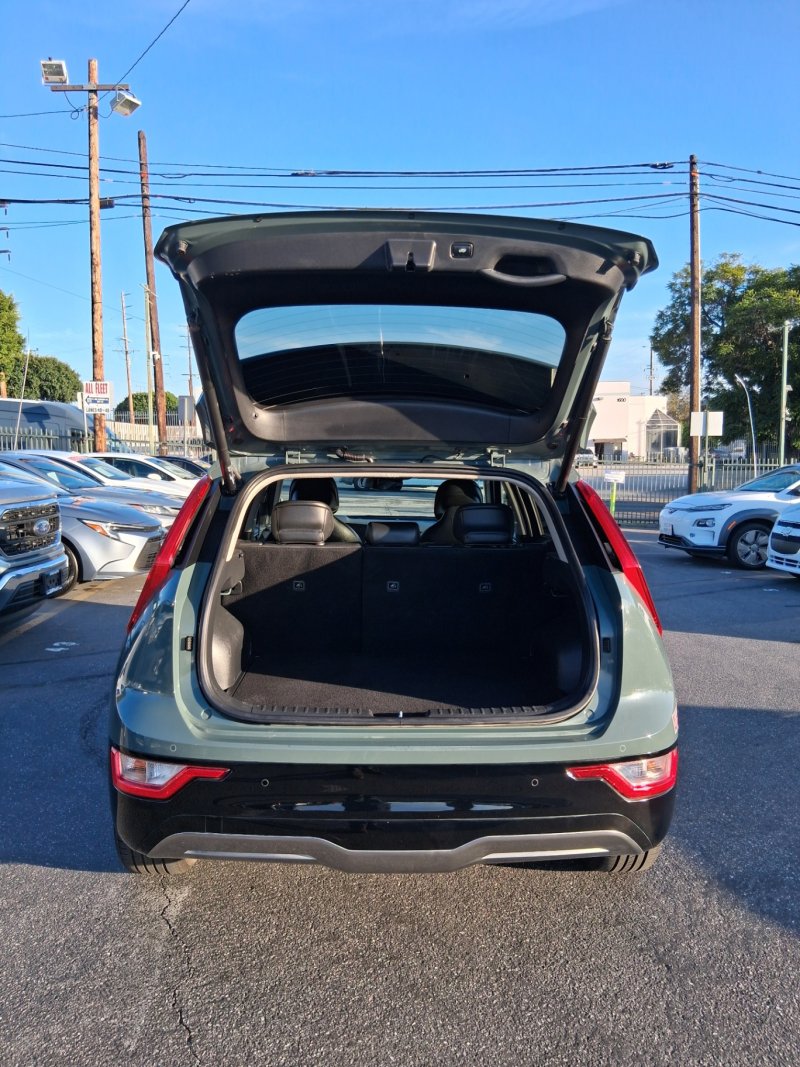 Used 2023 Kia Niro Wind w/ Wind Preserve Package FWD image 7