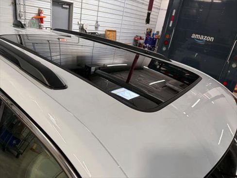 Certified 2025 Jeep Grand Cherokee Limited w/ Luxury Tech Group II image 7