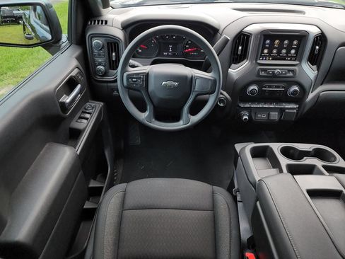 Used 2024 Chevrolet Silverado 1500 Custom Trail Boss w/ Turbomax Blackout Package AWD/4WD image 19