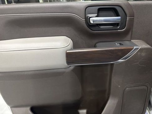 Used 2021 GMC Sierra 2500 SLT w/ SLT Preferred Package image 27